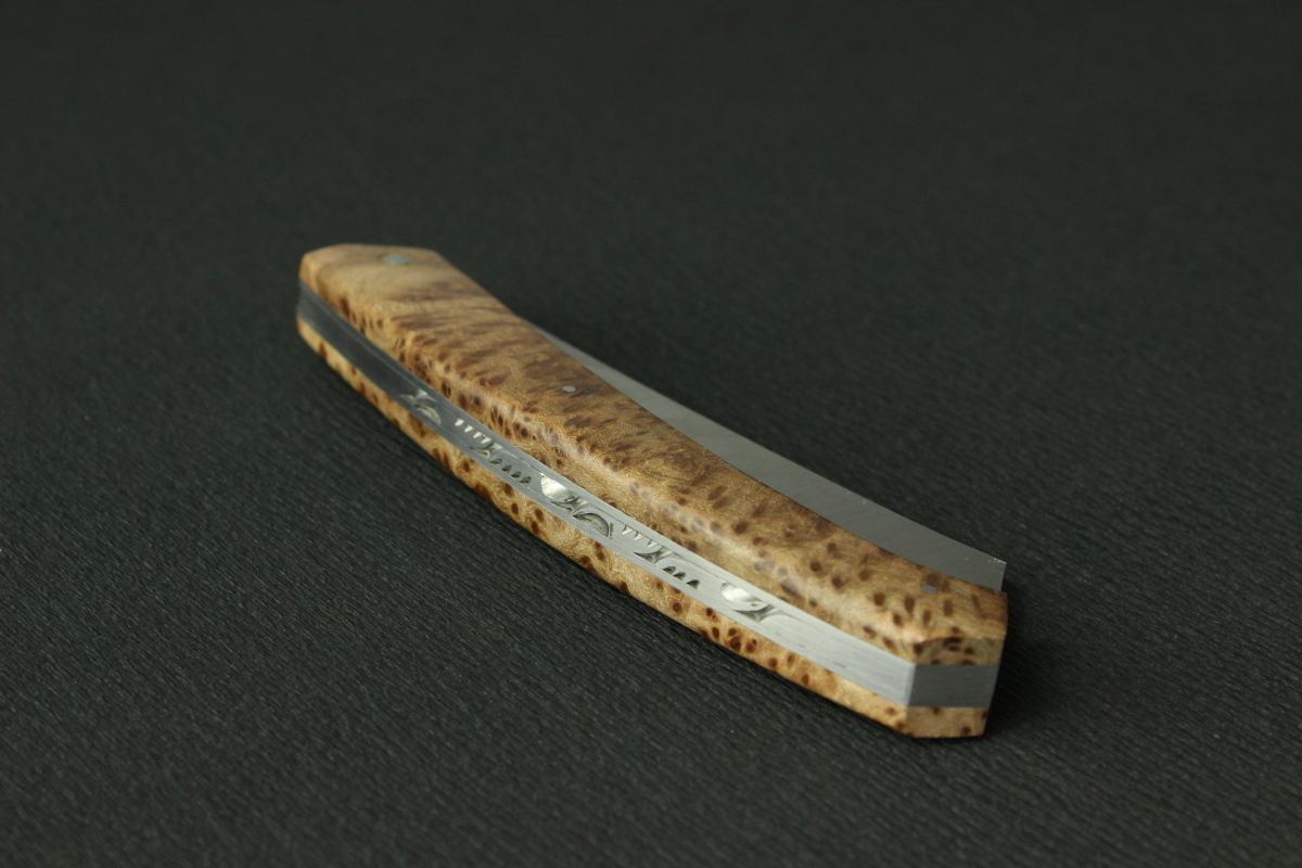 Couteau Fuji, manche en ronce d'érable stabilisé